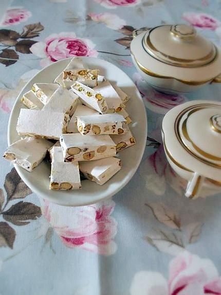 Hình 1 TẠI SAO KẸO NOUGAT LẠI ĐƯỢC ƯA CHUỘNG? ĐIỀU GÌ LÀM NÊN SỨC HÚT?